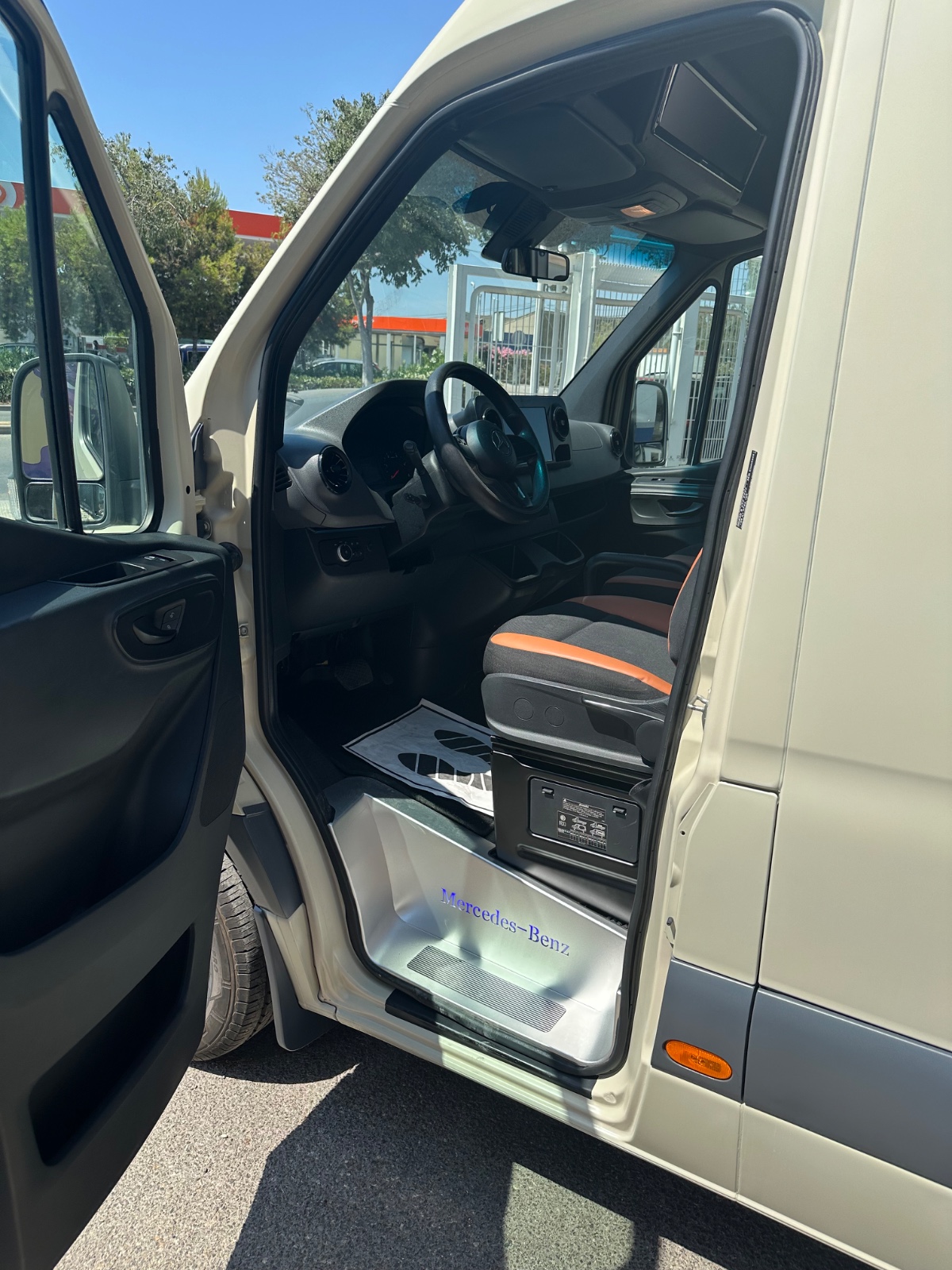 Mercedes-Benz Sprinter miniatura 7